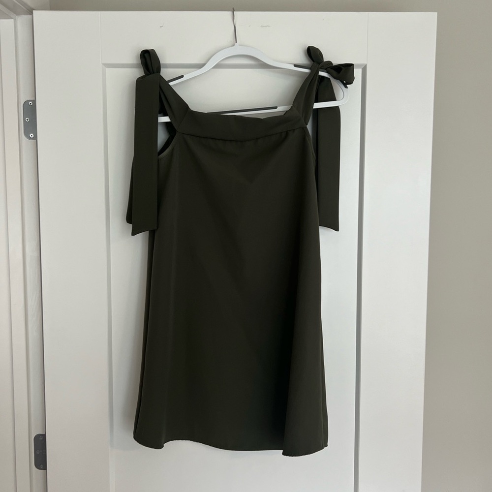 Francesca’s olive green dress size small